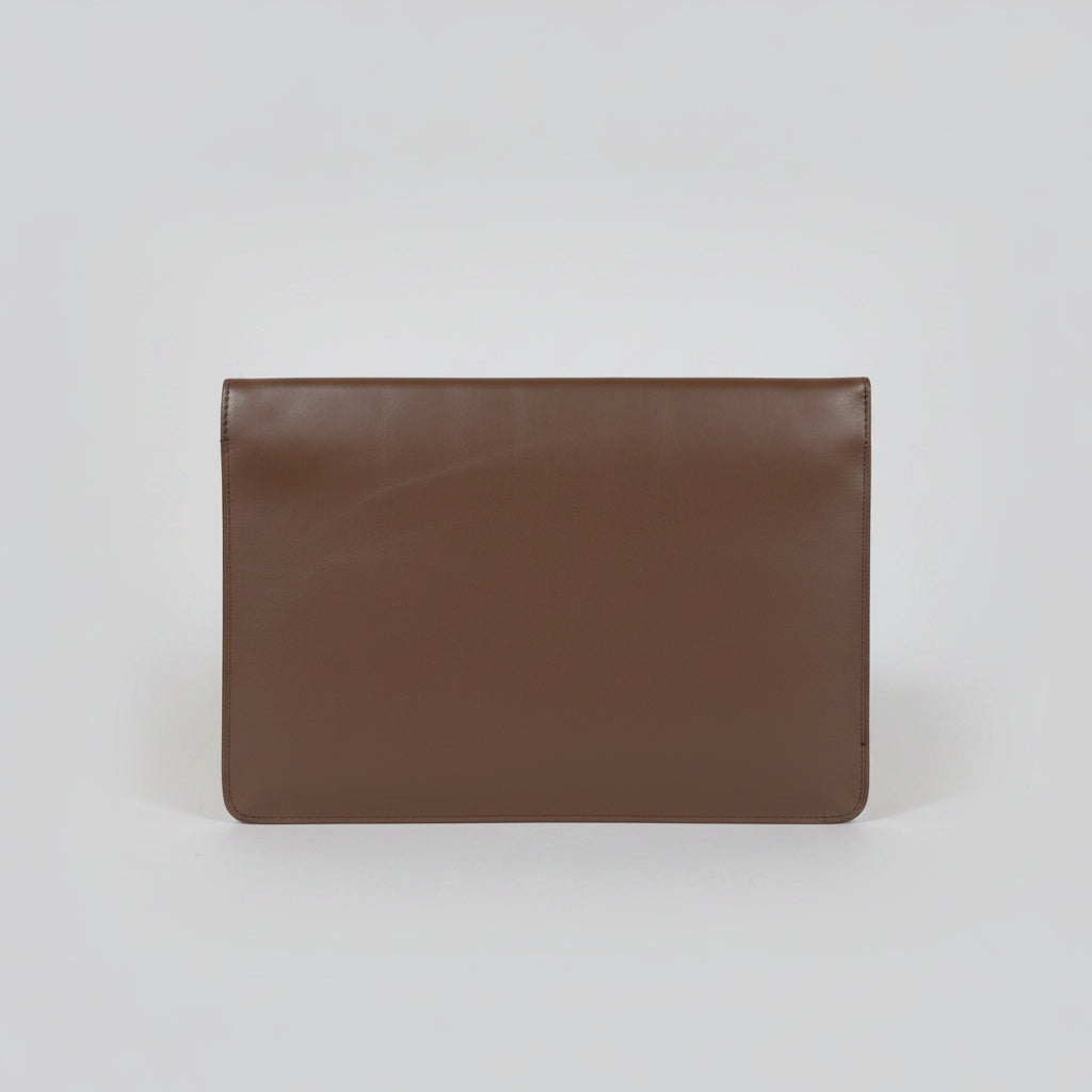 Laptop Channel Signature Edition – 14″ 100% Genuine Leather Handmade Laptop Sleeve Brown | Magnetic Shutter