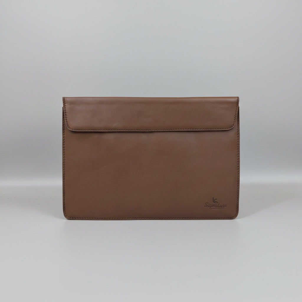 Laptop Channel Signature Edition – 14″ 100% Genuine Leather Handmade Laptop Sleeve Brown | Magnetic Shutter